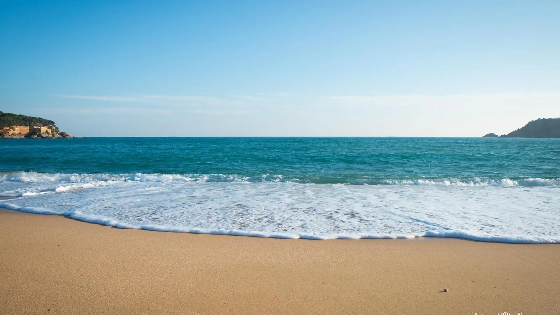 Lloguer30 Blaumar Is Family-Friendly And Centrally Located Sant Feliu de Guixols 0*,  Spain
