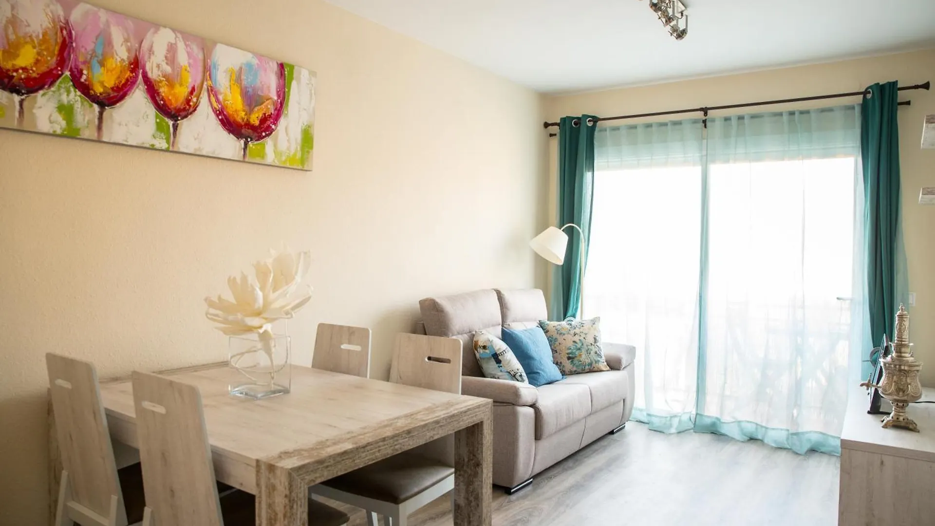 Lloguer30 Blaumar Is Family-Friendly And Centrally Located Sant Feliu de Guixols